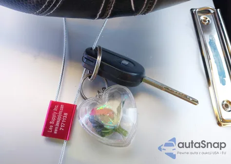 2013 Ford Focus Se z USA, uszkodzony, nr VIN 1FADP3F23DL223389